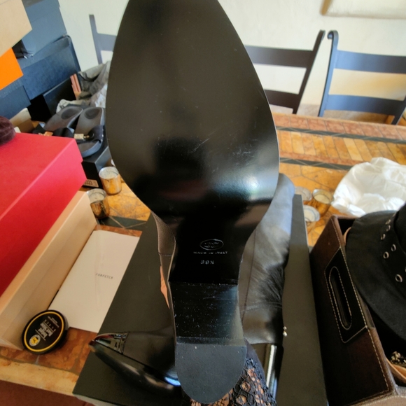 New Chanel boots size 39.5 - Picture 7 of 8